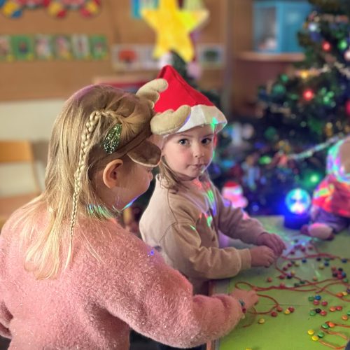 Kleuters in feestsfeer