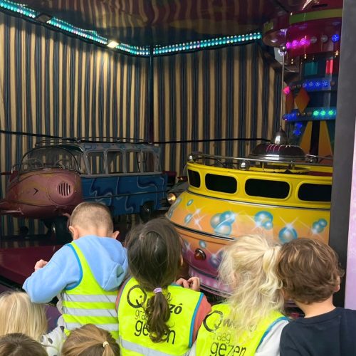 Curieuzeneuzen op de kermis